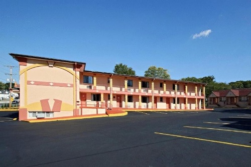 The Regal Inn & Suites image 1